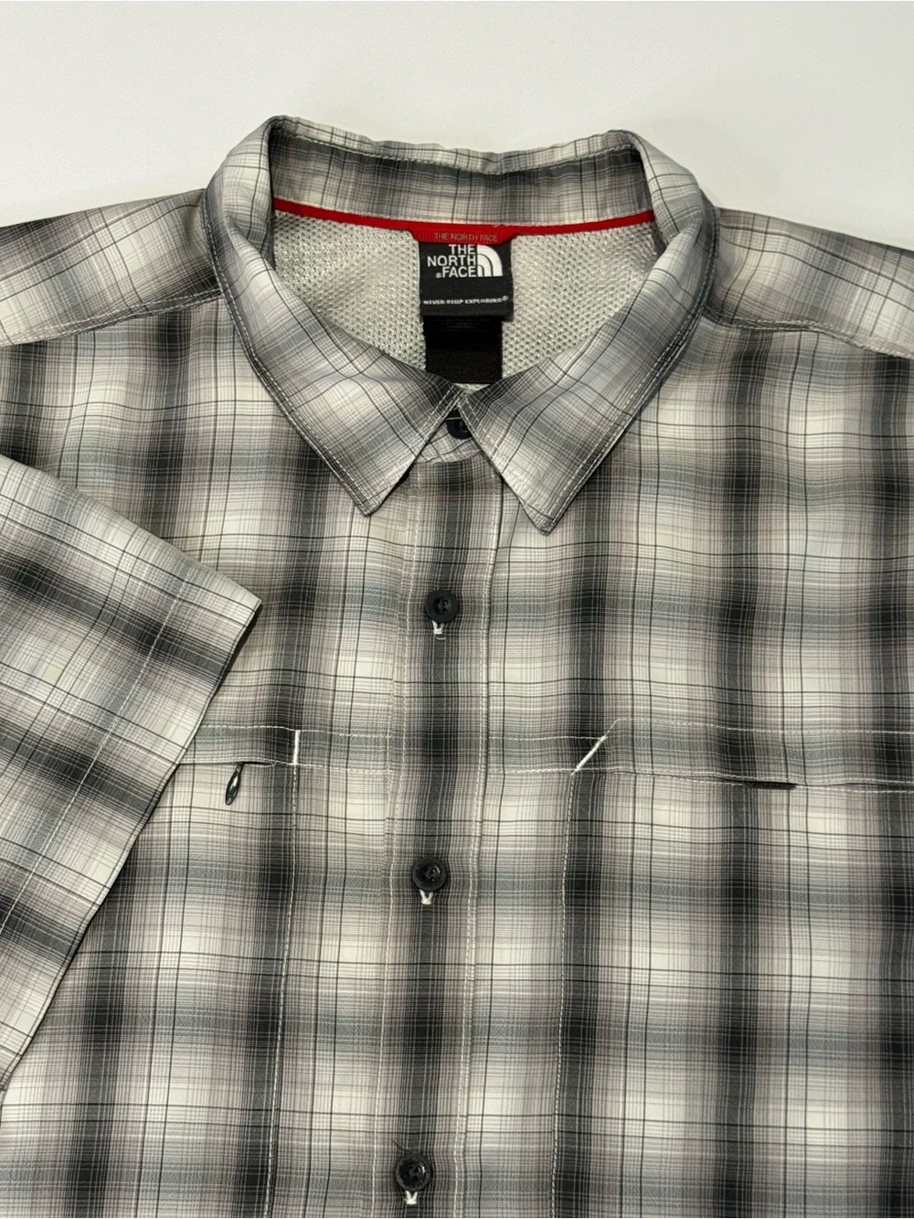 The North Face Men's XXL Short Sleeve Button Down Grey Plaid Outdoor Gorpcore